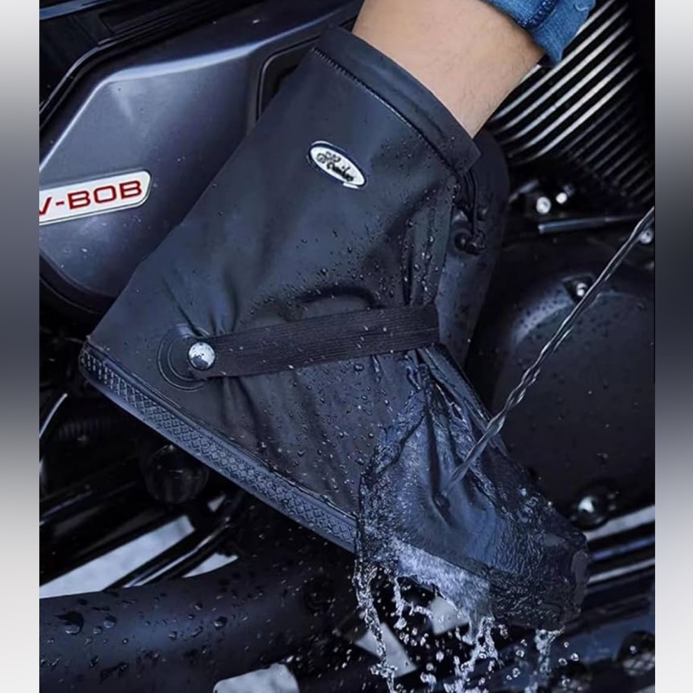 YUEYA 
Waterproof Shoe Covers.